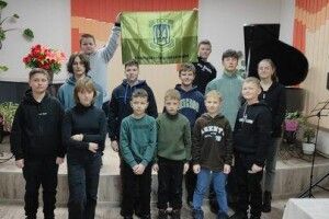 Стяг батальйону від військових отримали вихованці музичної школи на Волині