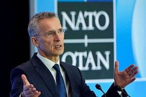 «Білорусь не почне війну проти України, тому що вона вже бере в ній участь» – генсекретар НАТО