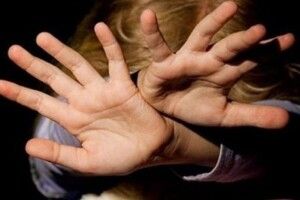 Затягнув у ліфт і котельню: судитимуть лучанина, який поглумався над двома школярками