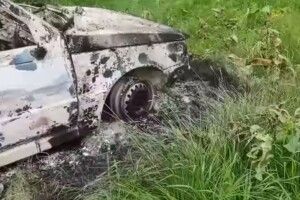 Біля Луцька чоловік зачинився в машині і підпалив себе