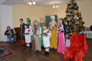 Поліцейські подарували свято діткам із притулку в Рожищі