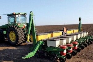 Волинські аграрії завершують посів ярих культур: цукрові буряки та соняшник уже на полях