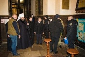 Поліція в Сумах встановила підозрюваних у підриві піротехніки в храмі 