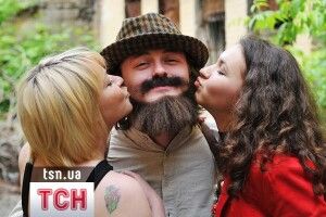 DZIDZIO тренувався цілуватися ще в дитсадку, а Клочкова першого «цьом» чекала до повноліття