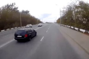 У Луцьку розшукують винуватця ДТП на іноземних номерах, який створив аварію і втік (Відео)