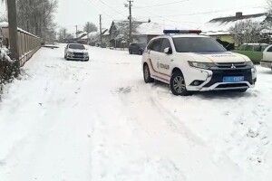 Чоловік на очах у 10-річної доньки вбив вагітну дружину (Фото)