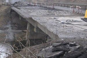 Обвал мосту на Волині: один з постраждалих – на ШВЛ (Фото)