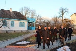 Волинські чиновники пройшлися стежками Лесі Українки