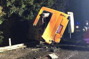 Вантажівка влетіла в маршрутку: двоє загиблих і дев’ятеро травмованих (Фото)