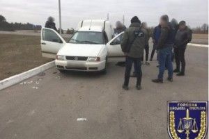 На Рівненщині командир військової частини вимагав від підприємця 10 тисяч доларів хабара