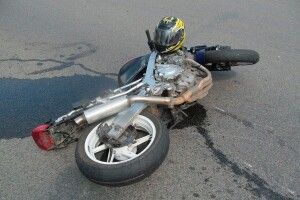 У Володимирі в аварію потрапив мотоцикліст із пасажиром (Відео)
