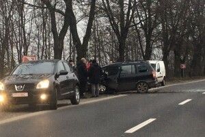 На Волині сталася ДТП: Opel влетів у дерево