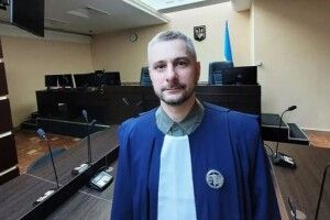 Суддя, який має зарплату 250 тисяч, хотів платити… 1 гривню аліментів