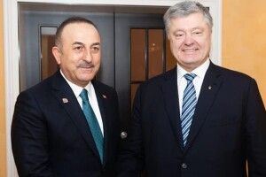 Петро Порошенко обговорив з міністром закордонних справ Туреччини Мевлютом Чавушоглу безпеку у Чорному морі