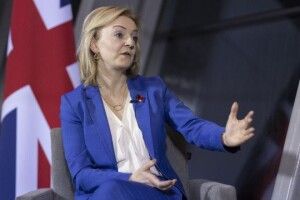 Глава МЗС Великої Британії Трасс закликала країни Заходу передати Україні танки та літаки 