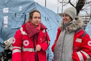 «Їм ніколи нас не перемогти». Щоденник волонтерки Червоного Хреста 