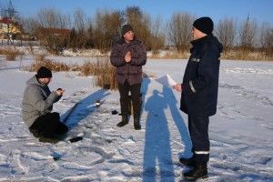 Рятувальники прочитали лекцію «пінгвінам» з Теремнівських ставків (фото)