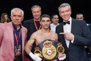 Артем Далакян також захистив свій титул! (Відео)