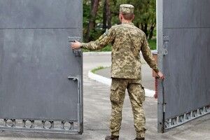 В приміщенні ТЦК на Житомирщині у військовозобов'язаного зупинилося серце