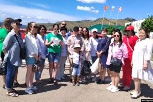 У Бурятії дружини терористів вимагають повернути їх з України, бо... хворіють 