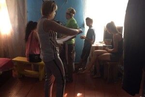 На Маневиччині перевірили родини, які перебувають у складних життєвих обставинах