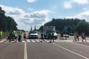 Водії-далекобійники перекрили трасу Київ-Ковель-Ягодин