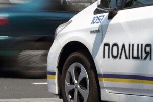 29-річного поліцейського на смерть зніс легковик, коли він зупинив вантажівку (Фото)