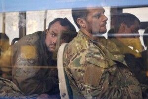 Звільнені з полону британські добровольці розповіли про тортури рашистів