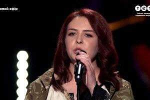 Голос країни-12: парамедикиня «Пташка» розчулила піснею, яку вона співала в укриттях «Азовсталі»