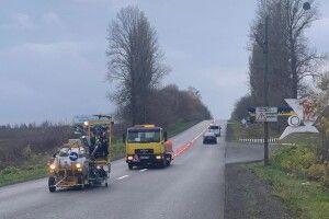 Завершують ремонт дороги між Володимиром-Волинським та Нововолинськом 