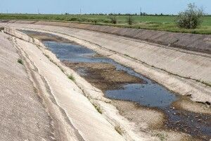 Українські фермери виступили проти подачі води в Крим