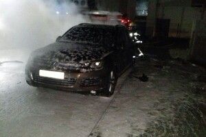 Рятувальники вночі гасили автівки в Торчині та Оконську