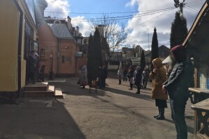 Луцьких патрульних сьогодні 10 разів викликали... до церков