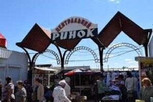 У Луцьку досі працюють ринки та ведеться стихійна торгівля