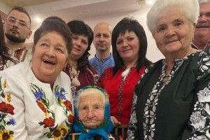 Холодець і пиріжки з квасолею – рецепт довголіття 100-річної волинянки