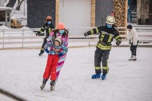 Бійці ДСНС України змінили черевики на ковзани (Фото)