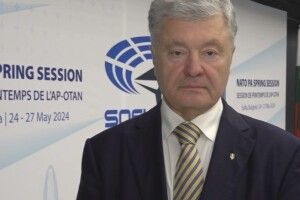 Порошенко: путін хоче домінування в Європі, це його божевільна ідея
