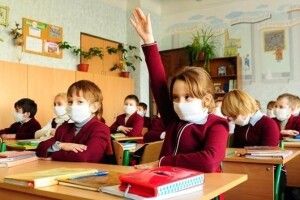 Інфекціоніст назвала можливу дату повного закриття шкіл і садочків через пандемію коронавірусу