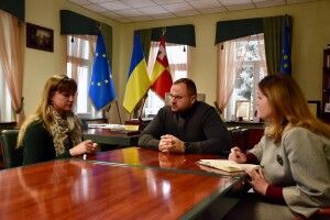 Поліщук зустрівся з дружинами військовополонених лучан (Фото)