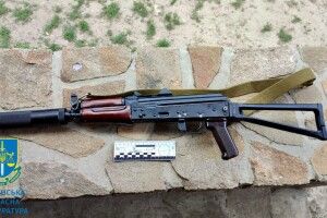 На Волині повідомлено про підозру трьом членам злочинної групи, яка торгувала зброєю (Фото)