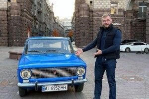 «Слуга» приїхав до Верховної Ради на «Копійці»