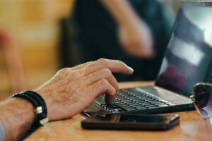На Волині аферисти від імені ОВА закликають переказати гроші на ЗСУ