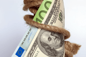 Важливість курсу долара до євро для економіки країни та глобального фінансового ринку