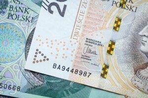 Польща припиняє виплату допомоги частині українських біженців: хто залишиться без 40 злотих на день
