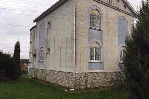 Прокуратура домоглася залишення під вартою осіб, які тримали «під замком» 30 наркоманів та алкоголіків