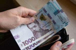 Уряд планує підвищити мінімальну зарплату до 8000 грн наступного року