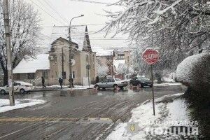 У Рівному зіткнулися дві автівки, вагітну пасажирку госпіталізували (Фото)