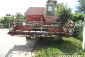 На Рівненщині під колесами раритетного комбайна загинув 59-річний чоловік (Фото)