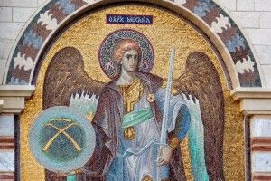 Українці святкують Михайлів день: значення, народні прикмети, сильна молитва