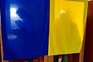 Голосування у Володимирі: виборцям розповіли, як правильно заповнювати бюлетень і не помилитися